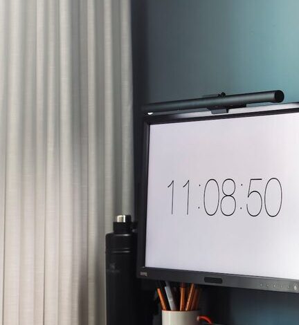 Tips for Creating a Relaxing and Productive Home Office Environment