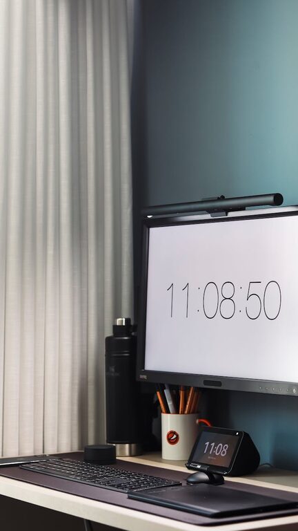 Tips for Creating a Relaxing and Productive Home Office Environment