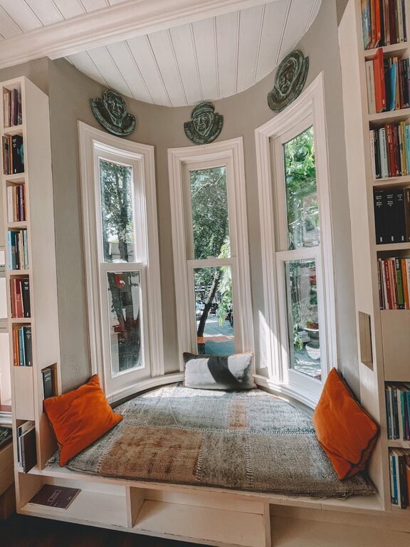 Simple Tips for Creating a Cosy and Inviting Reading Nook at Home