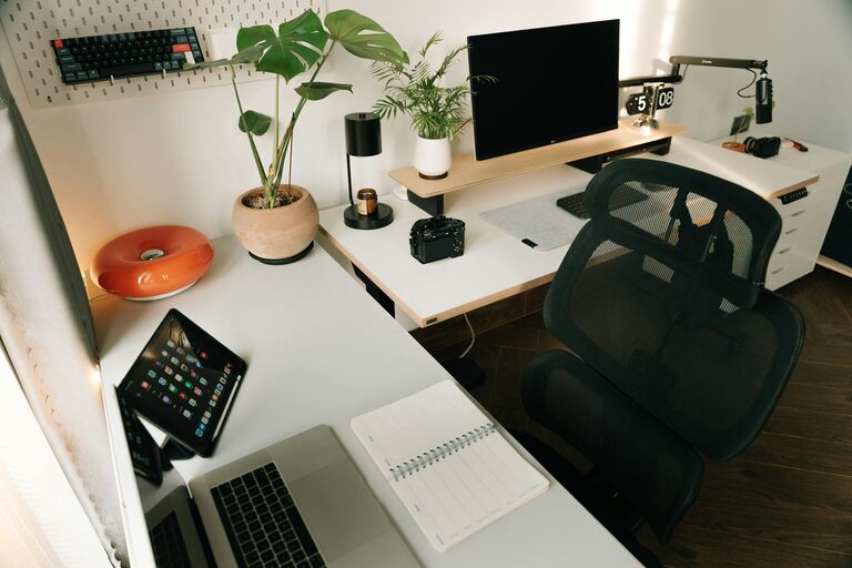 Tips for Organising a Clutter-Free and Productive Home Workspace